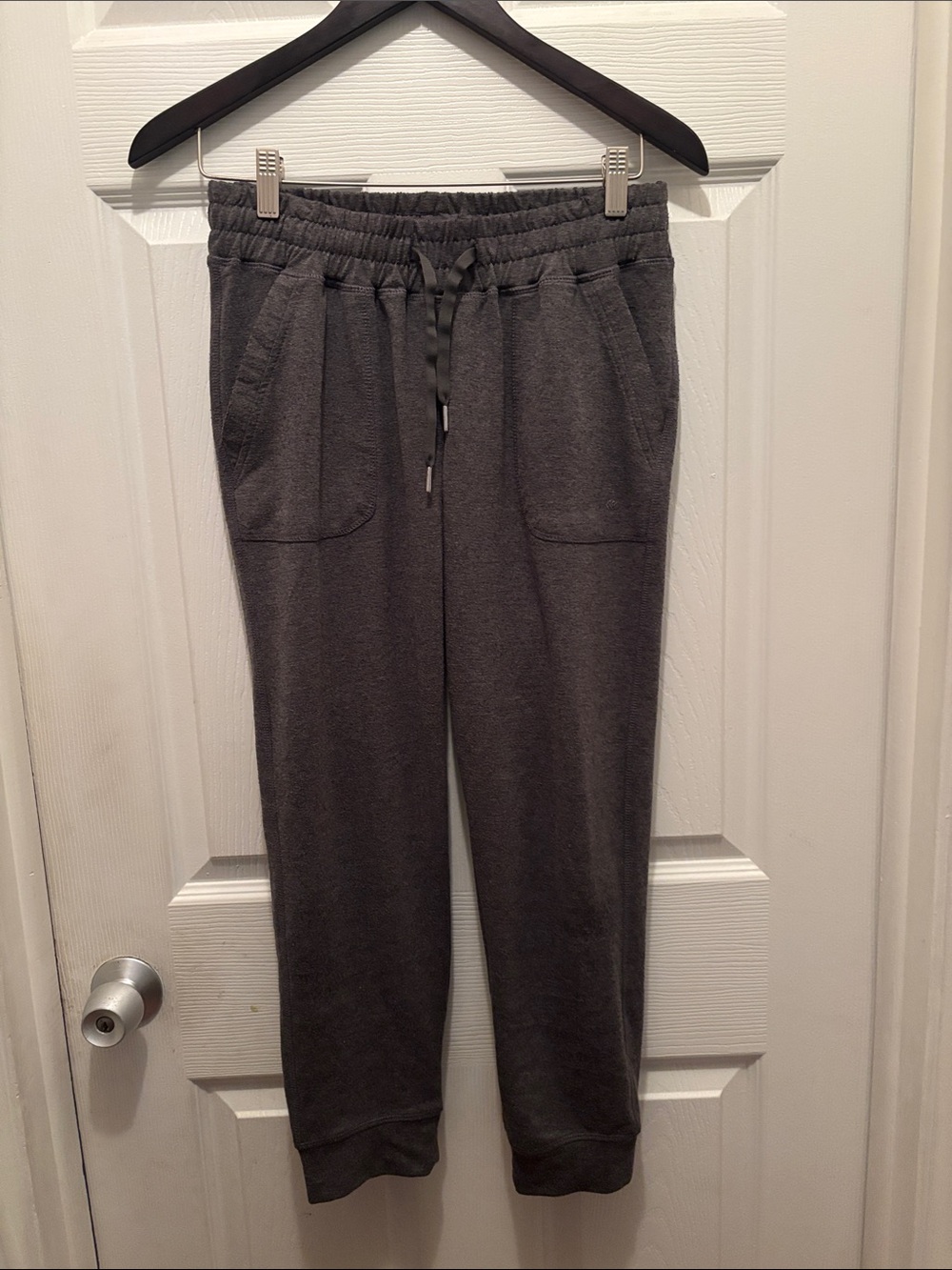 Women's Charcoal Gray Elastic Waist Cropped Jogger Pants